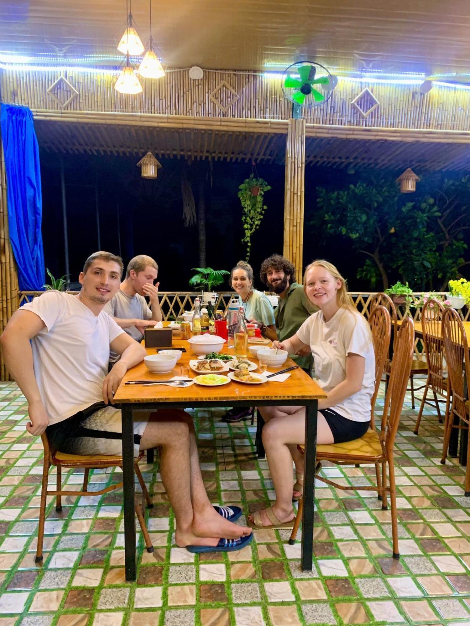 Blue Garden Homestay Ниньбинь Экстерьер фото